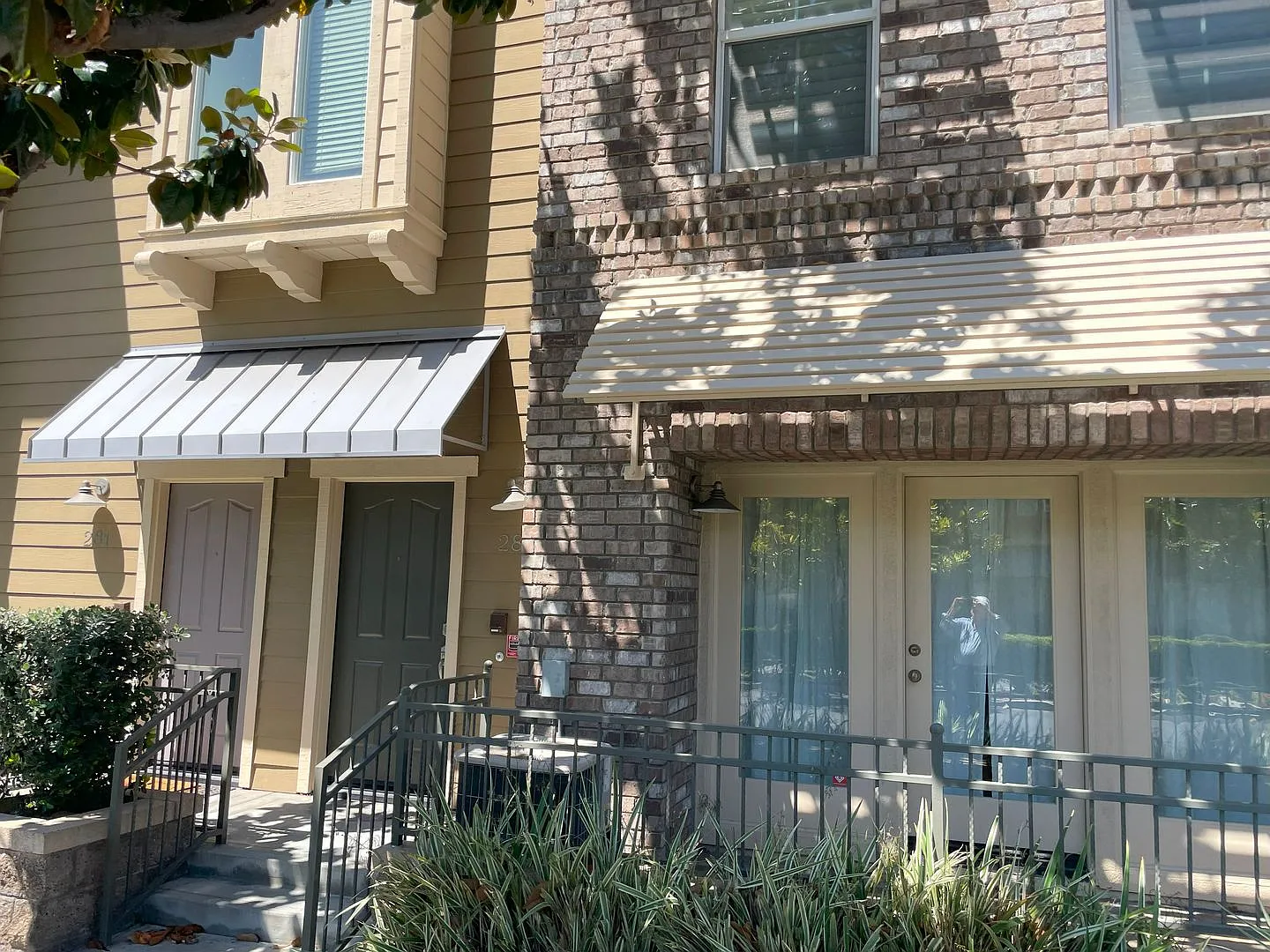 3 Bed + 3.5 Bath + Bonus Room in Tustin Field Townhome — Photo 3