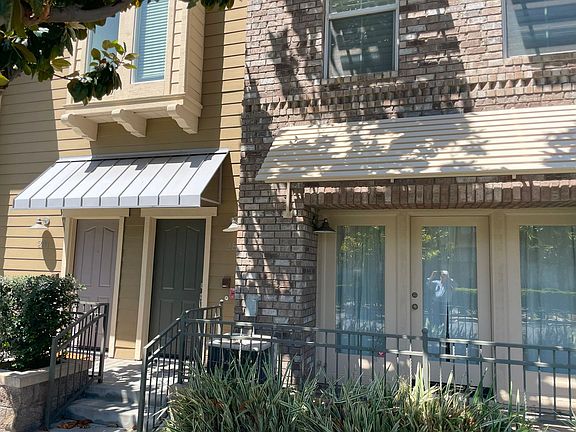 3rd image of 282 Tustin Field Dr