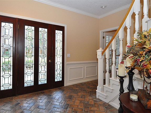 4th image of 2451 Lake Village Dr