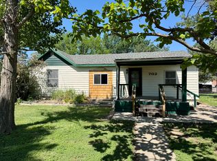 702 Cherry Ave, Goodland, KS 67735