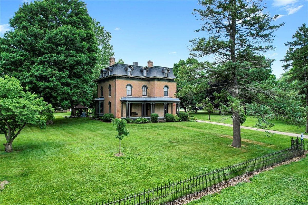 305 N 2nd St, Tolono, IL 61880 Zillow