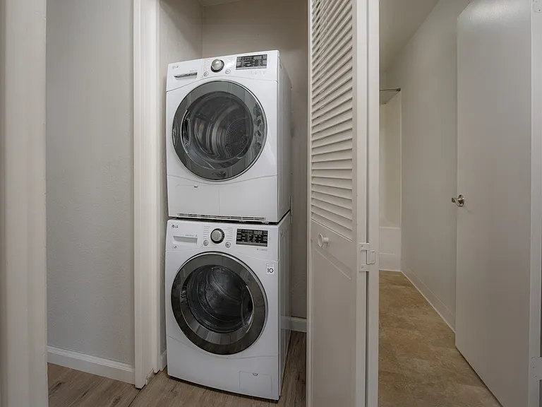 Breakwater 3 Bed, Laundry Breakwater 3 Bed, Laundry