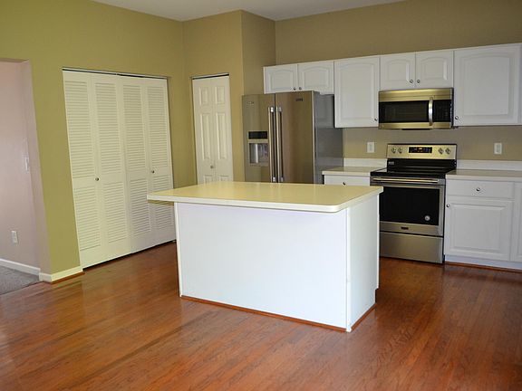 Eat In Kitchen