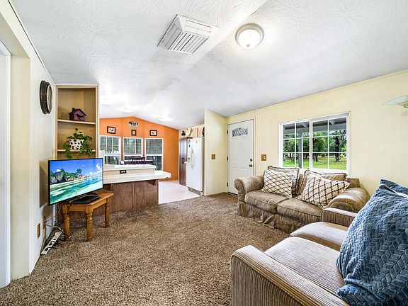 5th image of 15956 Cloverlorrie Ln