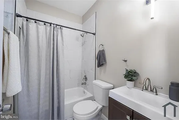 2402 Presbury St — Photo 19