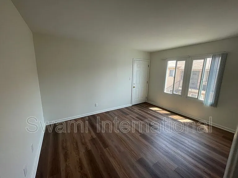 9449 S Normandie Ave #2 — Photo 11