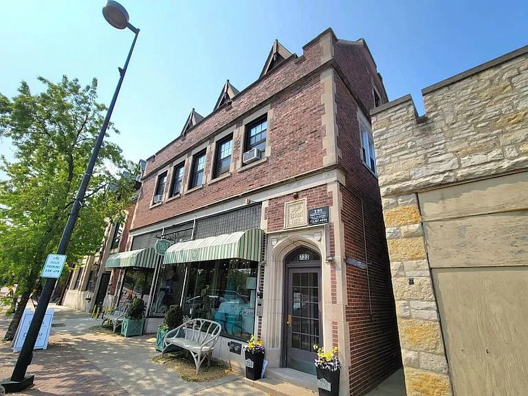 733 Elm St #103 — Photo 1