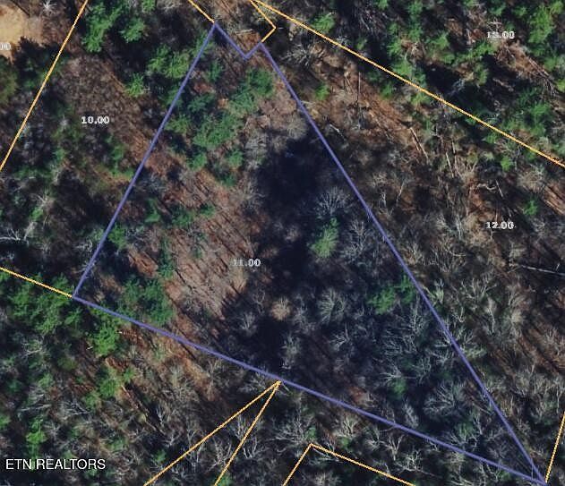 2nd image of 251 Mine Hollow Rd