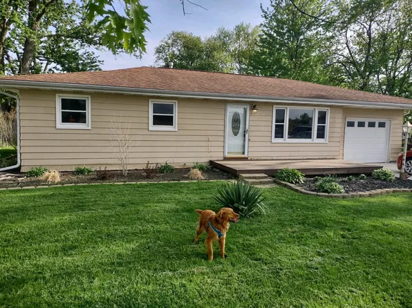 544 W Division Rd, Valparaiso, IN 46385