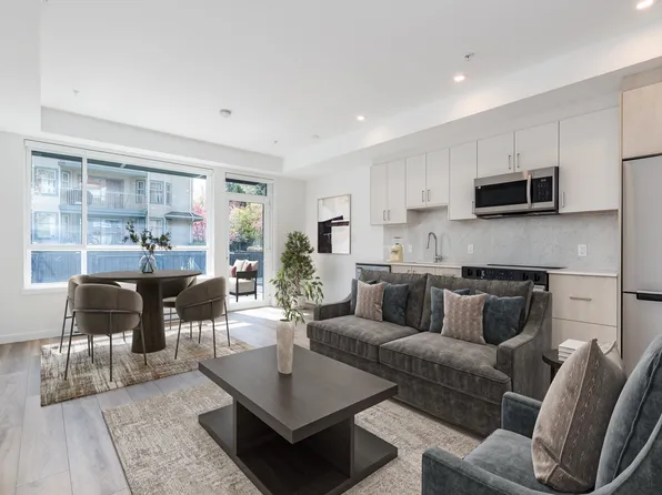 13858 108th Ave #E103, Surrey, BC V3T 2M4