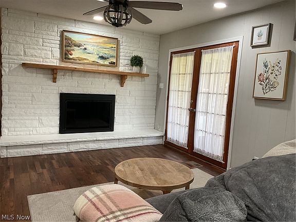 5th image of 150 Carney Dr