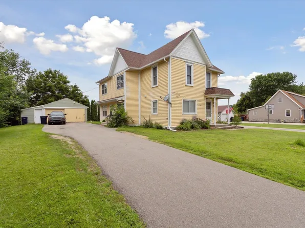 152-154 Valley Dr, Janesville, WI 53546