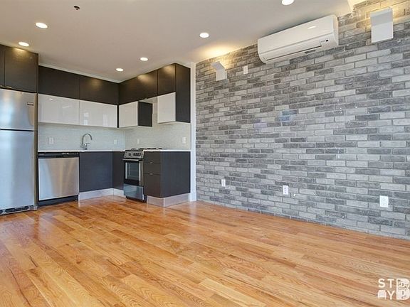 4th image of 376 Franklin Ave APT 3A