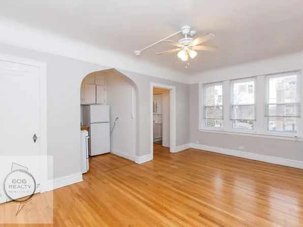 7542 Adams St, 7542 Adams St APT 203, Forest Park, IL 60130