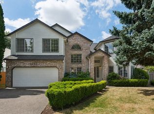 5904 Bay Point Dr, Lake Oswego, OR 97035