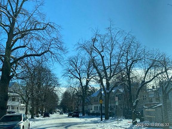 Exterior Neighborhood (street photo)