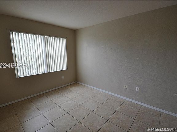 5th image of 1606 Belmont Ln #1606