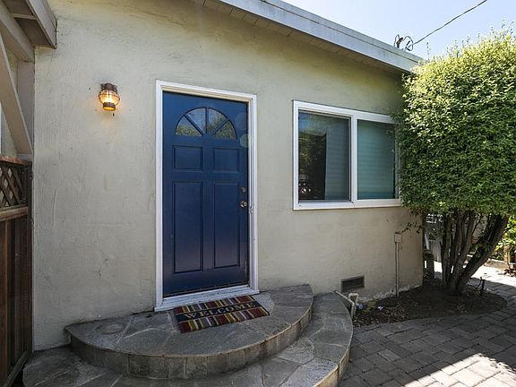 5th image of 411 Seacliff Dr