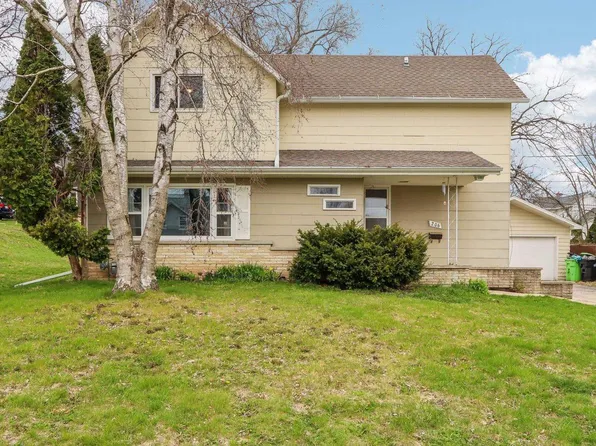 206 East Mill Street, Beaver Dam, WI 53916