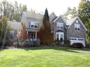 25 Emily Rd, Manalapan, NJ 07726