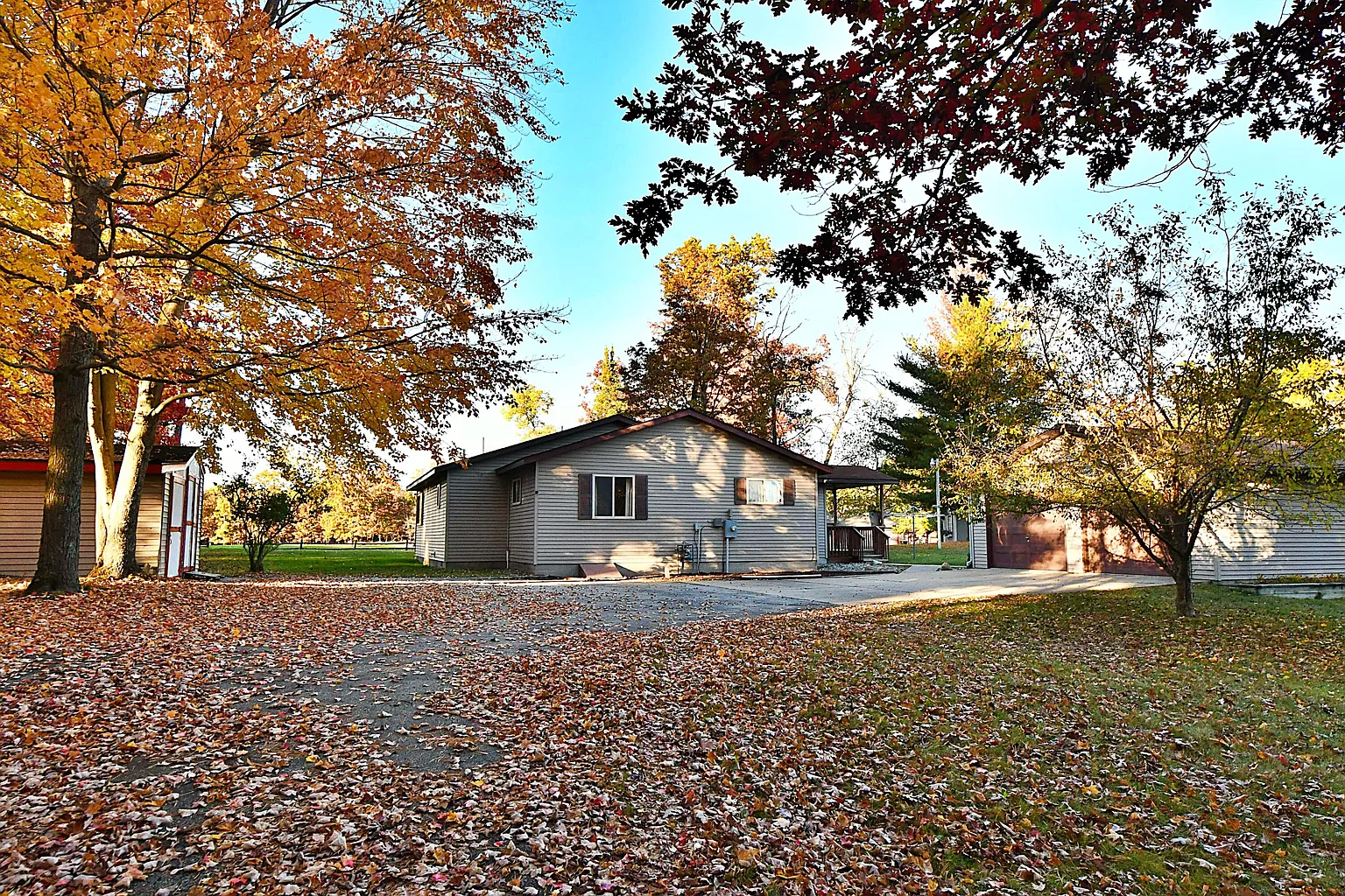 7429 Artesia Beach Rd photo 1