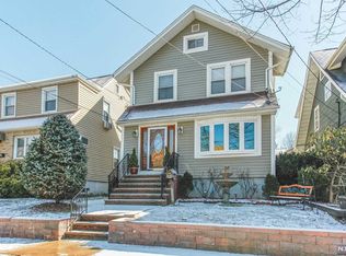 89 7th St, Ridgefield Park, NJ 07660