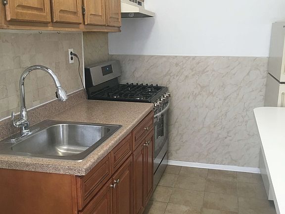 2nd image of 2112 22nd Dr APT 2R