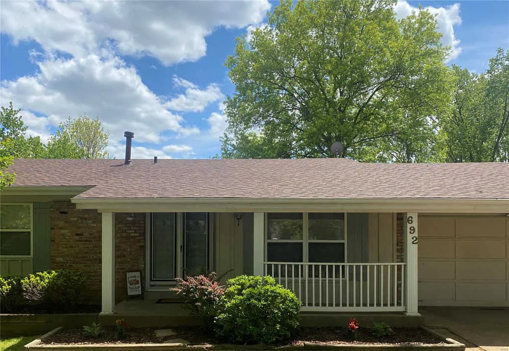 692 Woodrun Ct photo 1