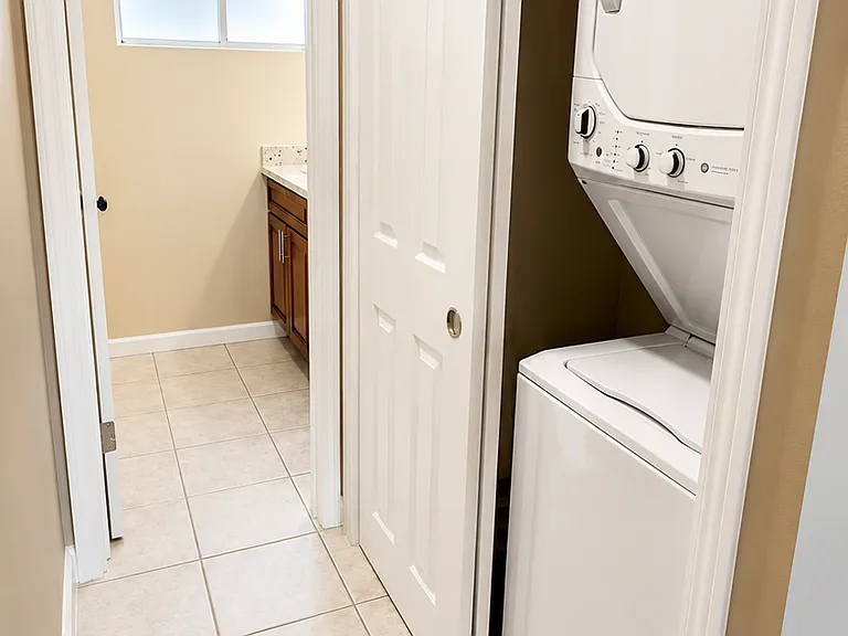 Washer/Dryer in unit