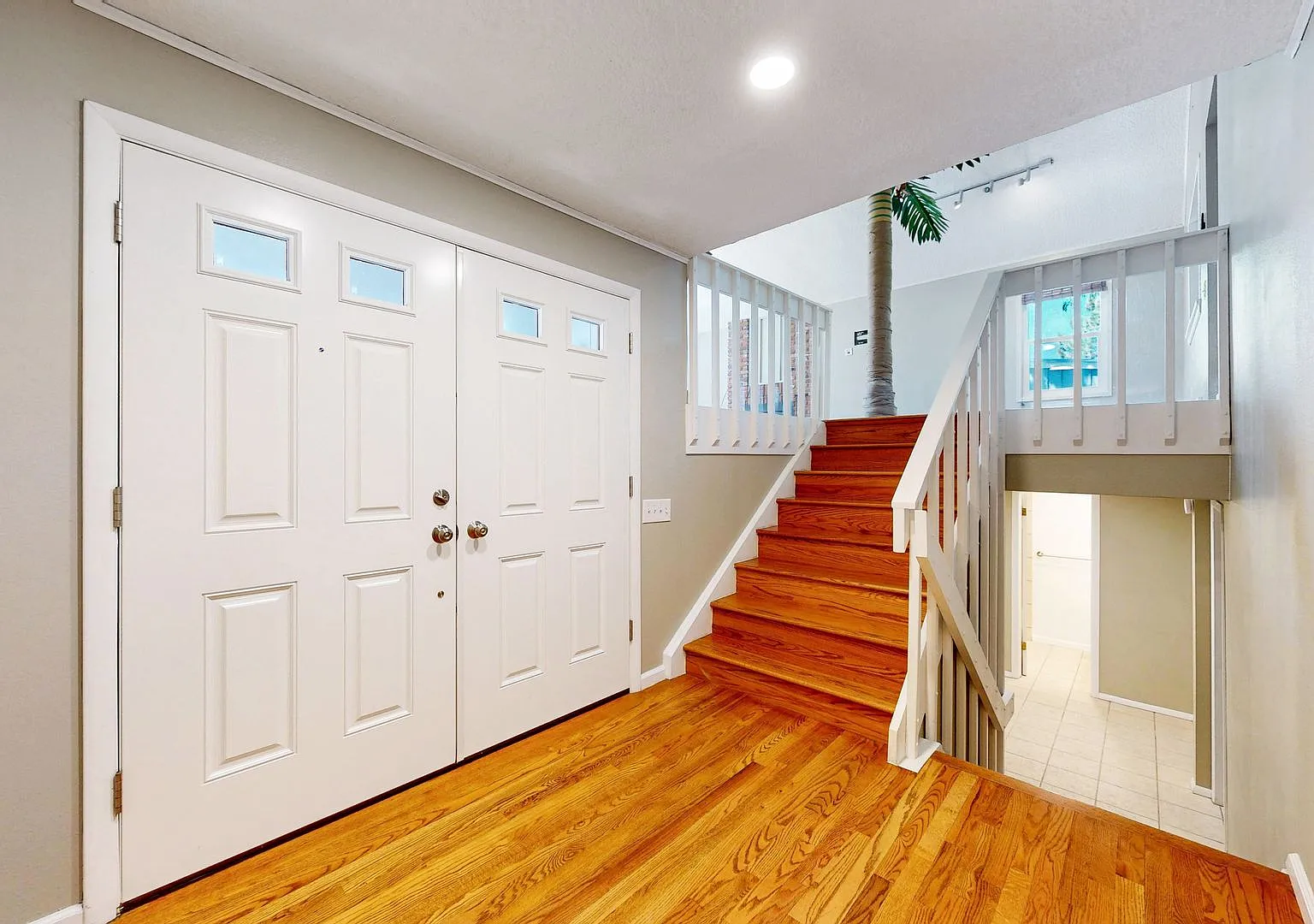 Stunning 3 bed/2 bath home available now — Photo 3