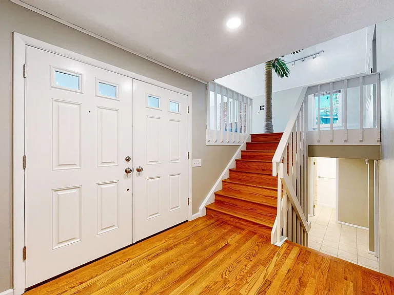 2946 S Moline Pl — Photo 3
