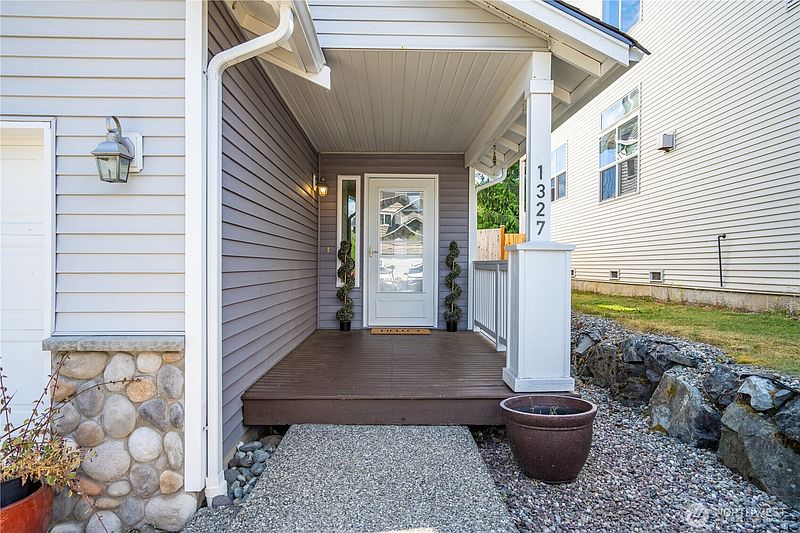3rd image of 1327 113th Avenue SE