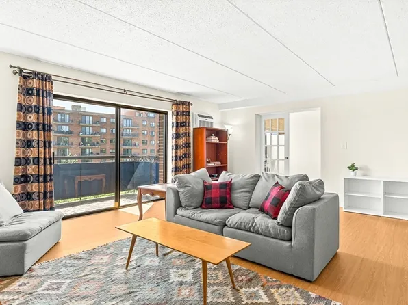 32 Whites Ave #F6605, Watertown, MA 02472