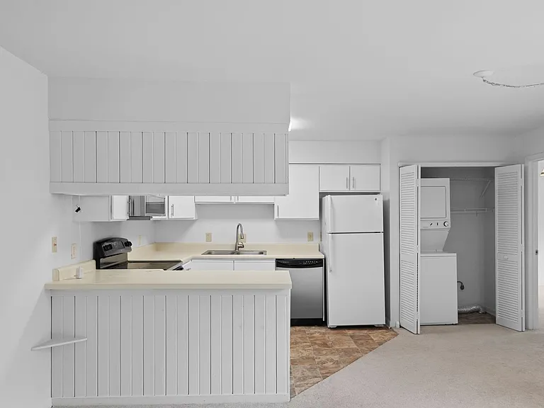 270 Summerwalk Cir — Photo 14