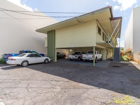 1116 Isenberg St, Honolulu, HI 96826