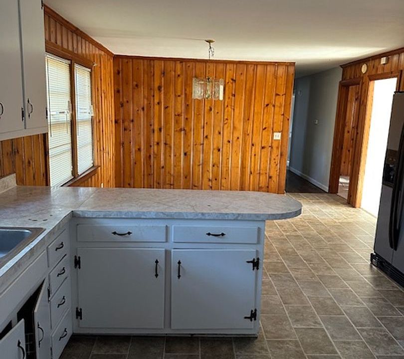 2nd image of 1416 Old Mill Rd