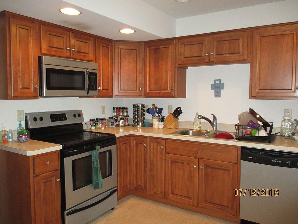 2nd image of 302 E Main St