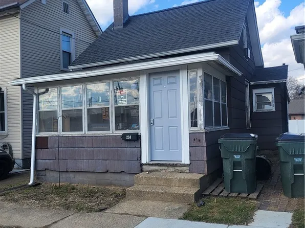 234 Locust St, Coshocton, OH 43812