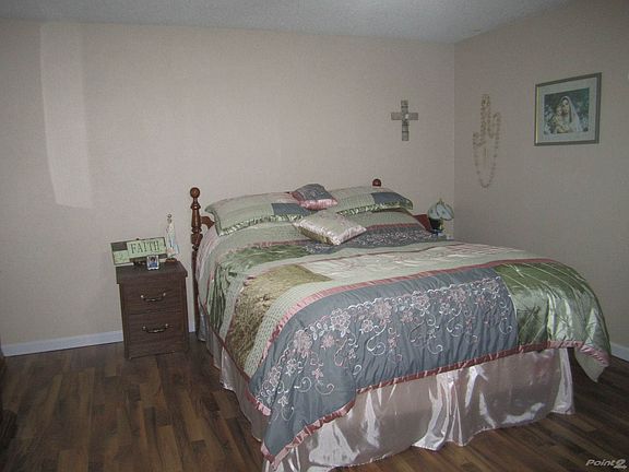 2nd image of 121 15th Circle Dr