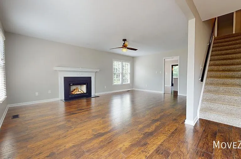 2917 Bannf Ct — Photo 4