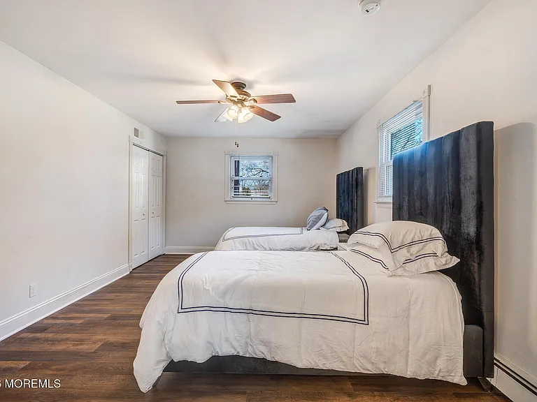 351 Hollywood Ave — Photo 9