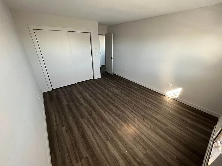 1010 Grand Ave — Photo 16