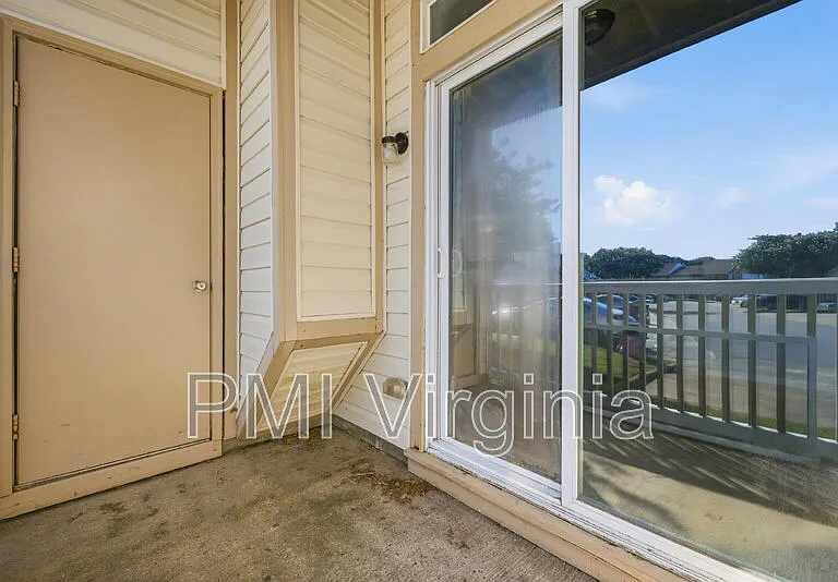 724 Harbor Springs Trl — Photo 21