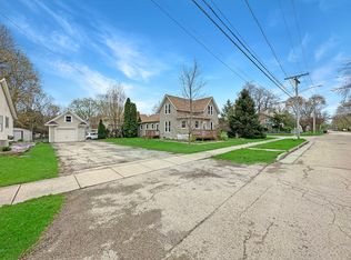 126 W Perry St, Belvidere, IL 61008