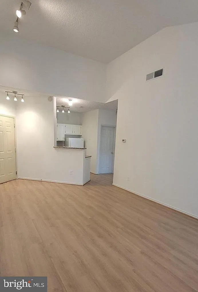 Stonecroft Condo — Photo 4