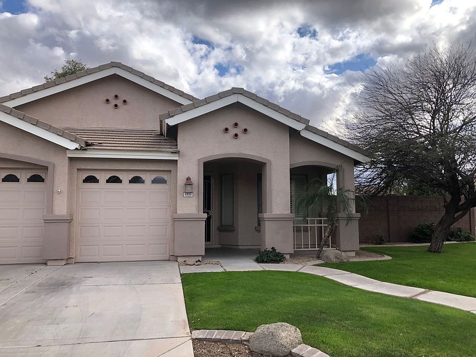 1st image of 1931 E Powell Way