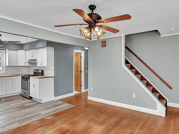 5th image of 64 Waackaak Ave