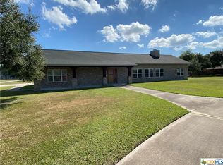 705 Oak St, Refugio, TX 78377