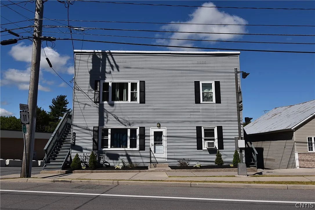 2 bed, 1.0 bath, 900 sqft, $980 — Photo 1