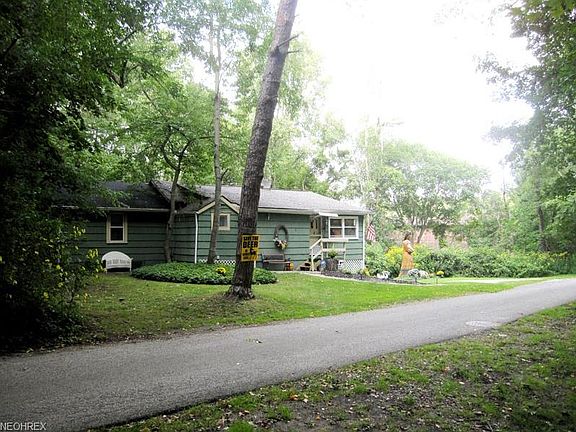 3rd image of 8 Lodge Dr